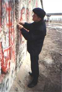 Maurice Brown at Berlin Wall, 12/5/1989